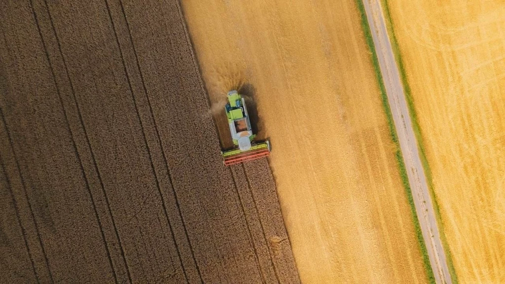 Leasing dla&nbsp;rolnika –&nbsp;na&nbsp;czym polega, jak&nbsp;go&nbsp;otrzymać i&nbsp;jakie wiążą się z&nbsp;tym korzyści?