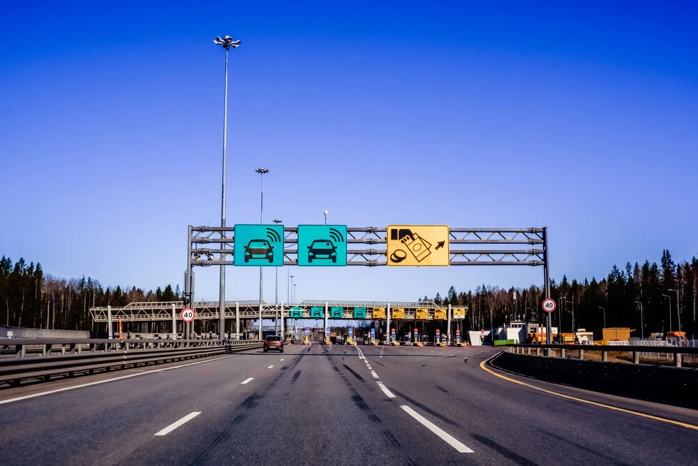 Jak zapłacić za&nbsp;autostradę? Poznaj dostępne metody płatności za&nbsp;przejazd