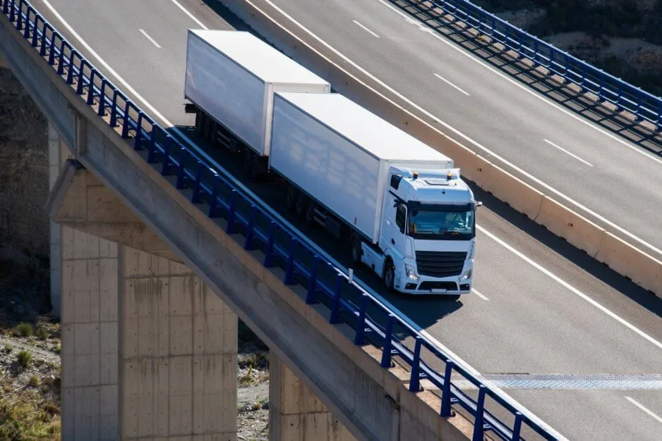 Długie zestawy ciężarówek wreszcie w Polsce