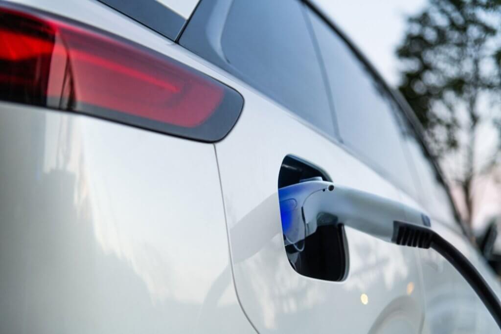 Koniec dopłat. Co dalej z elektrykami?